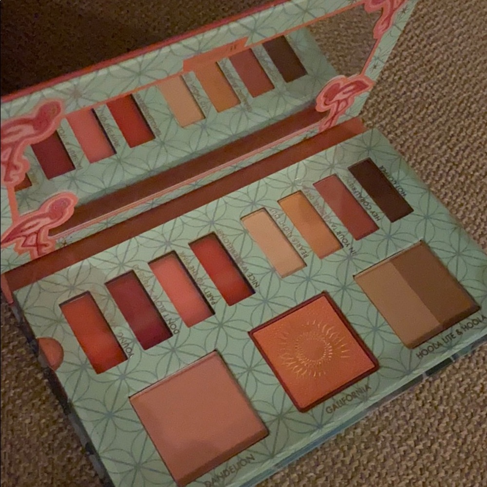 BENEFIT Party Like A Flockstar Palette $150 Value NIB - Picture 4 of 9